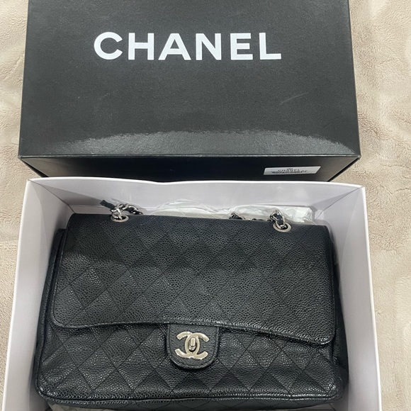 Vintage Classic Caviar Chanel bag 2005-2006 authentic med size. - Picture 8 of 9